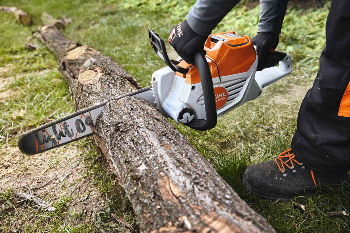 STIHL Akku-Motorsäge MSA 220 C-B, 61 PH3, 35 cm ohne Akku und Ladegerät